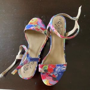 Floral low heel sandal